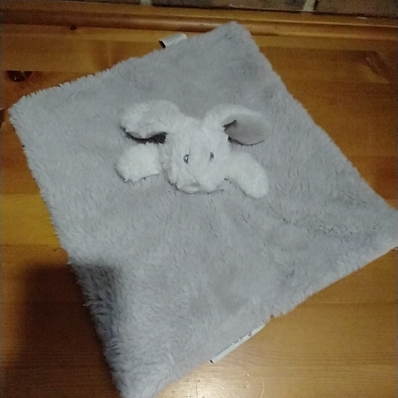 Blanket & Beyond soft gray bunny blanket - Picture 8 of 8